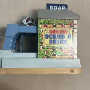 Sodor Scrub & Shine Playset Thomas the Tank Engine train wooden